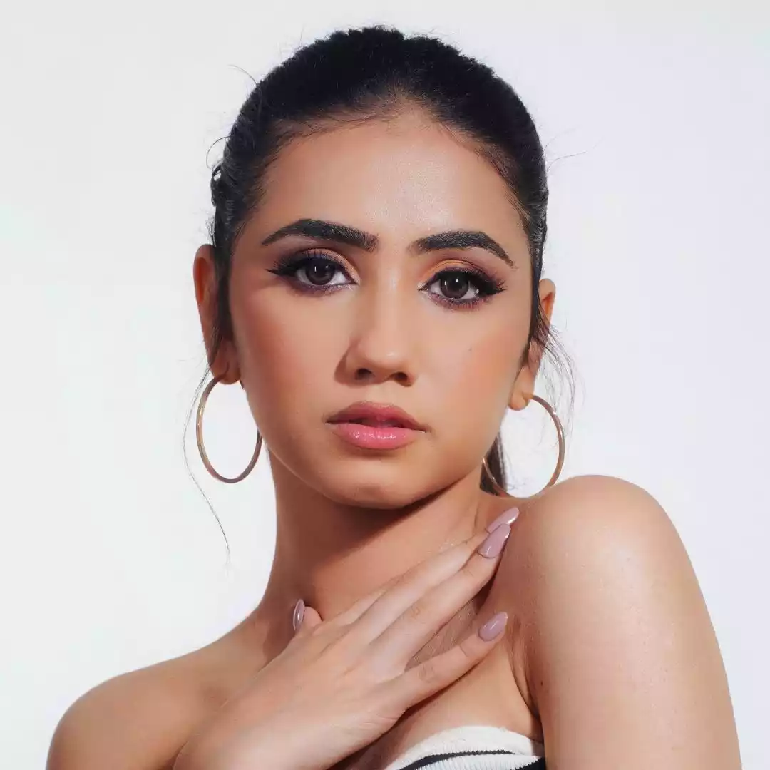 Gen Z Beauty Influencer Lavisha Arora Gen Z Beauty Influencer Lavisha Arora