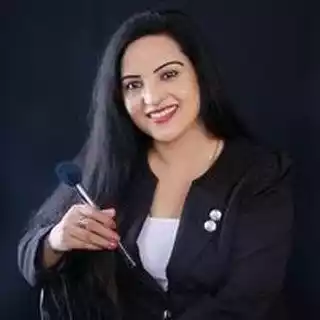 Nano Beauty Influencer Lara's Makeover Nano Beauty Influencer Lara's Makeover