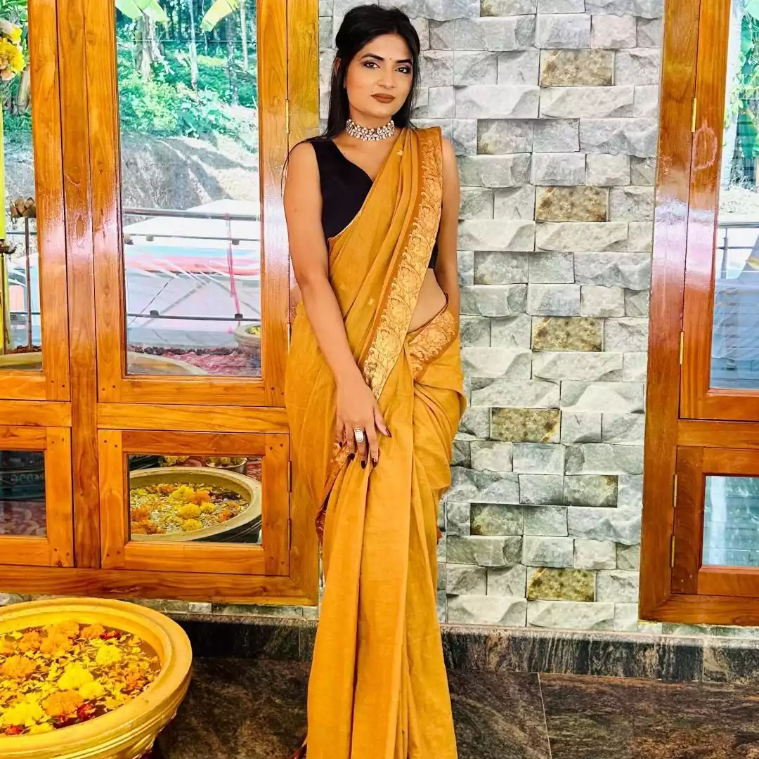Nano Beauty Influencer Sneha Joshi Nano Beauty Influencer Sneha Joshi