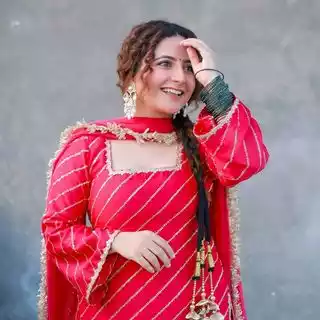 Influencer Jasleen Arora Influencer Jasleen Arora