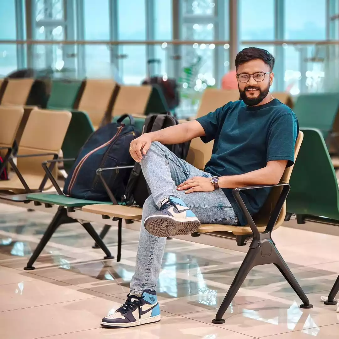 Tech Youtuber Rakesh Kumar (Gyan Therapy).jpg Tech Youtuber Rakesh Kumar (Gyan Therapy)