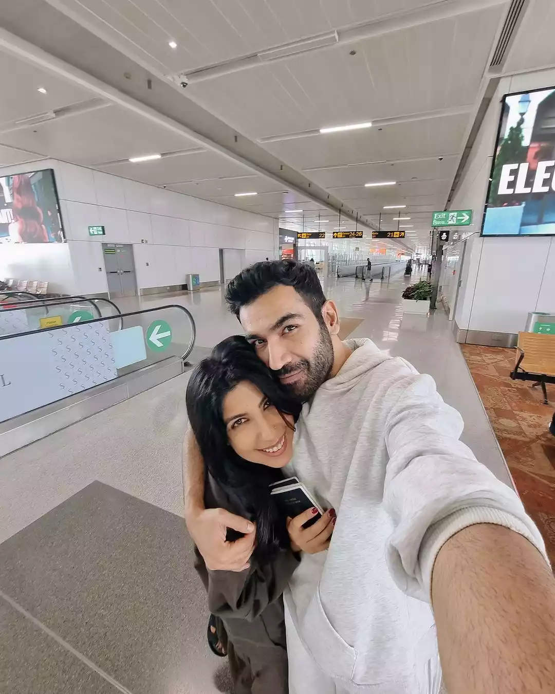 Luxury Travel Influencer Savi & Vid Luxury Travel Influencer Savi & Vid