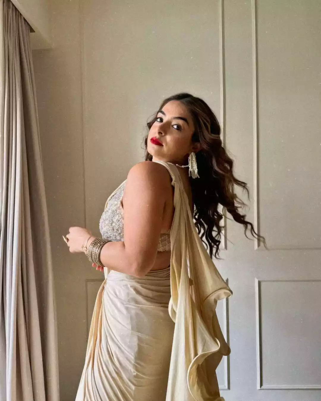 Fashion Influencer Gurleen Gambhir Fashion Influencer Gurleen Gambhir