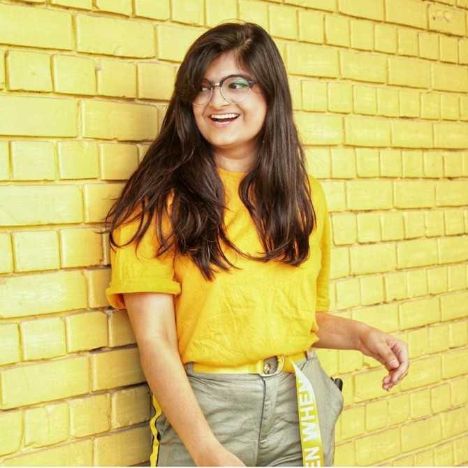 Celebrity Sukriti Grover - Tring India