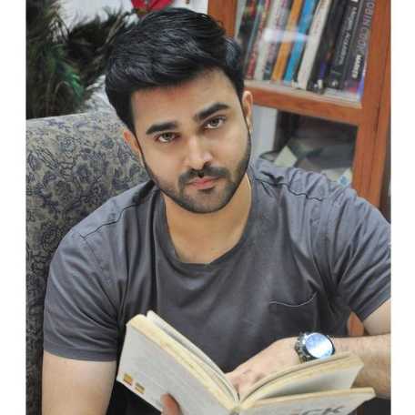 Celebrity Niranjan Kulkarni - Tring India