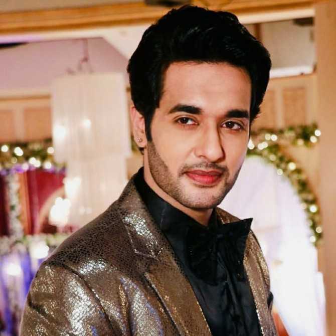 Celebrity Aakash Talwar - Tring India