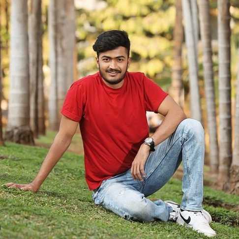 Celebrity Tejas Dongre - Tring India