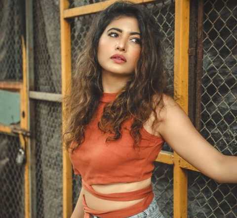 Celebrity Poonam Rajput - Tring India