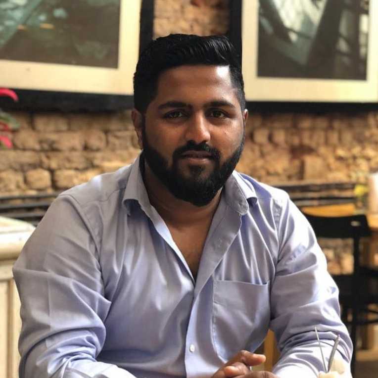 Celebrity Rohan Naik - Tring India