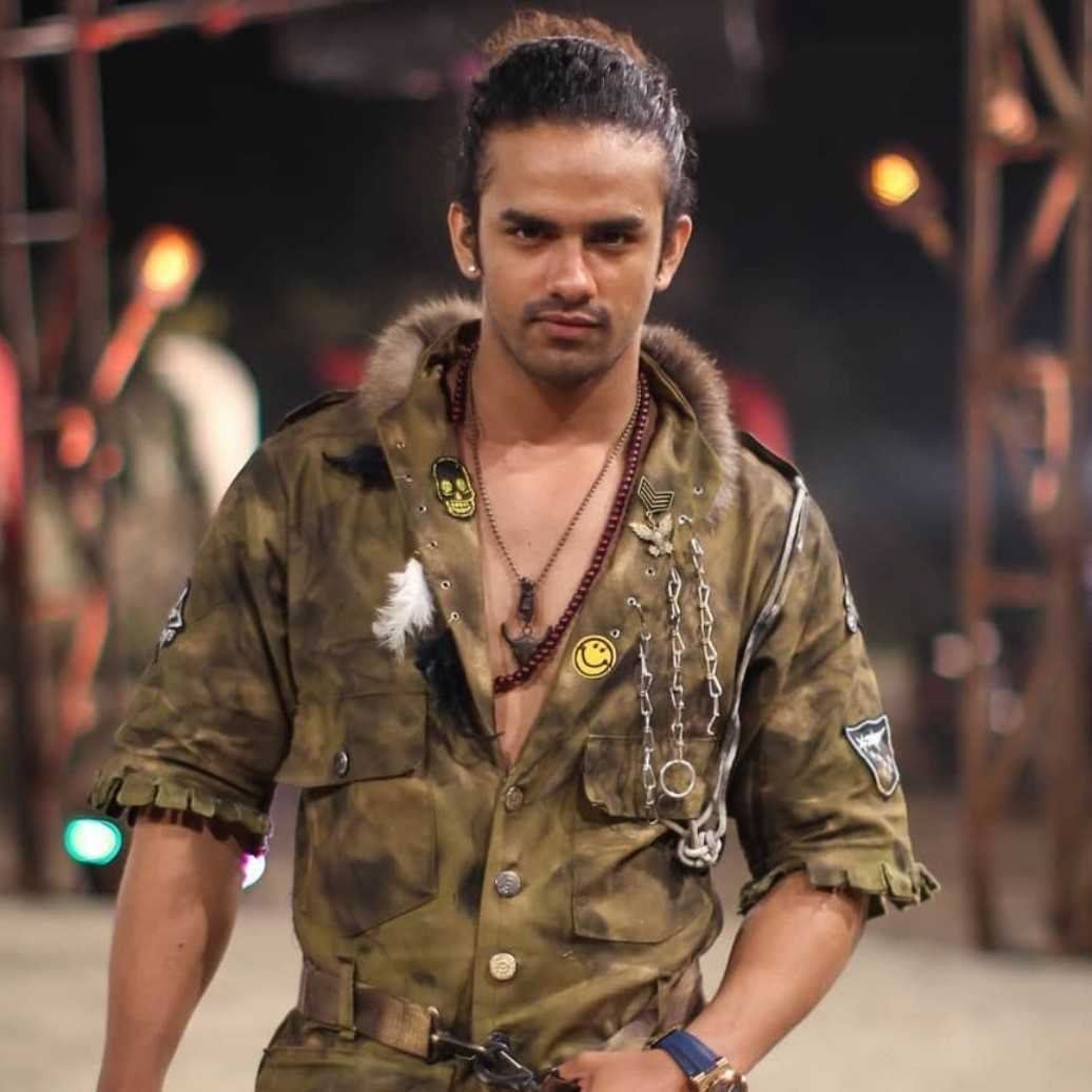 Celebrity Akash Verma - Tring India