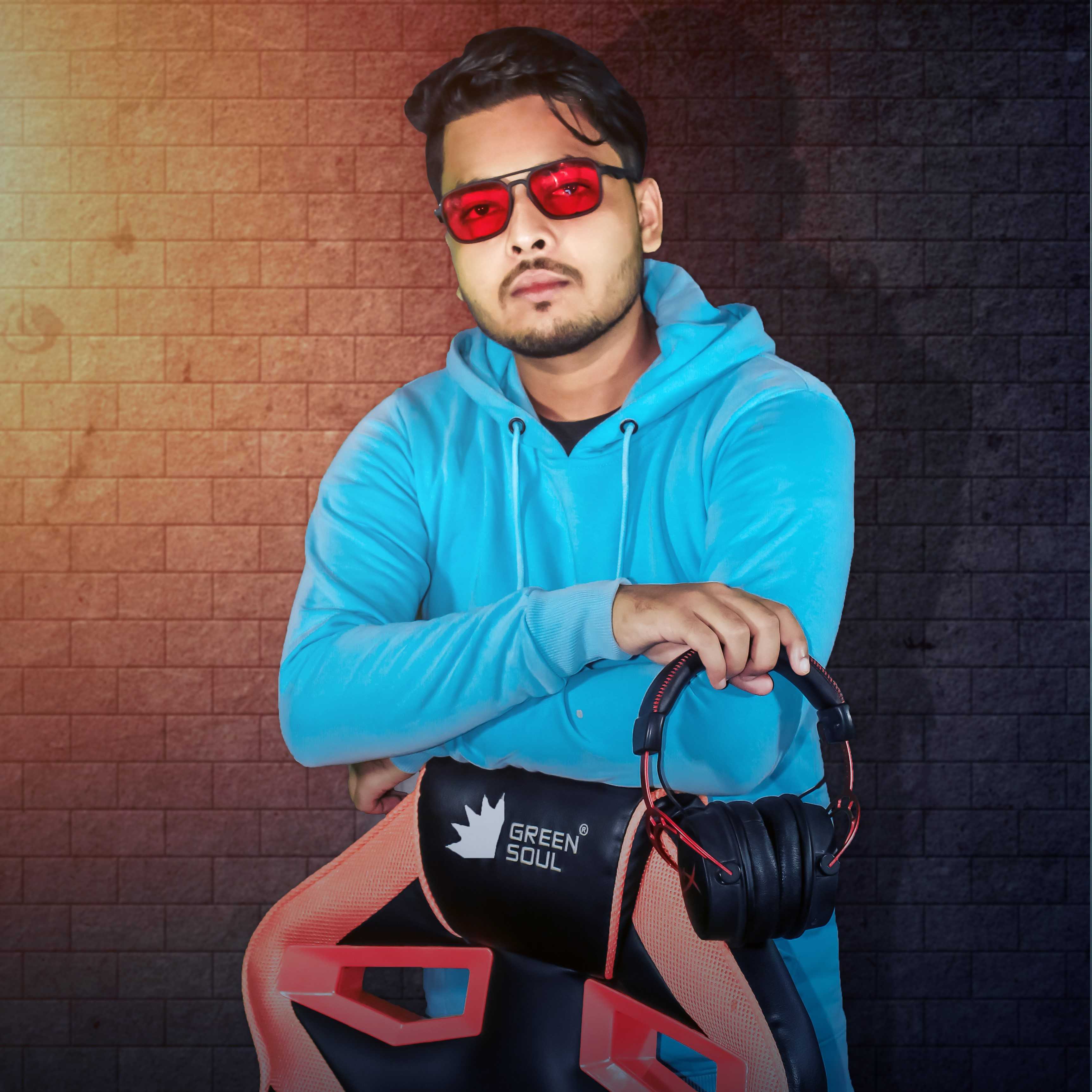 Celebrity Gyrogod - Tring India
