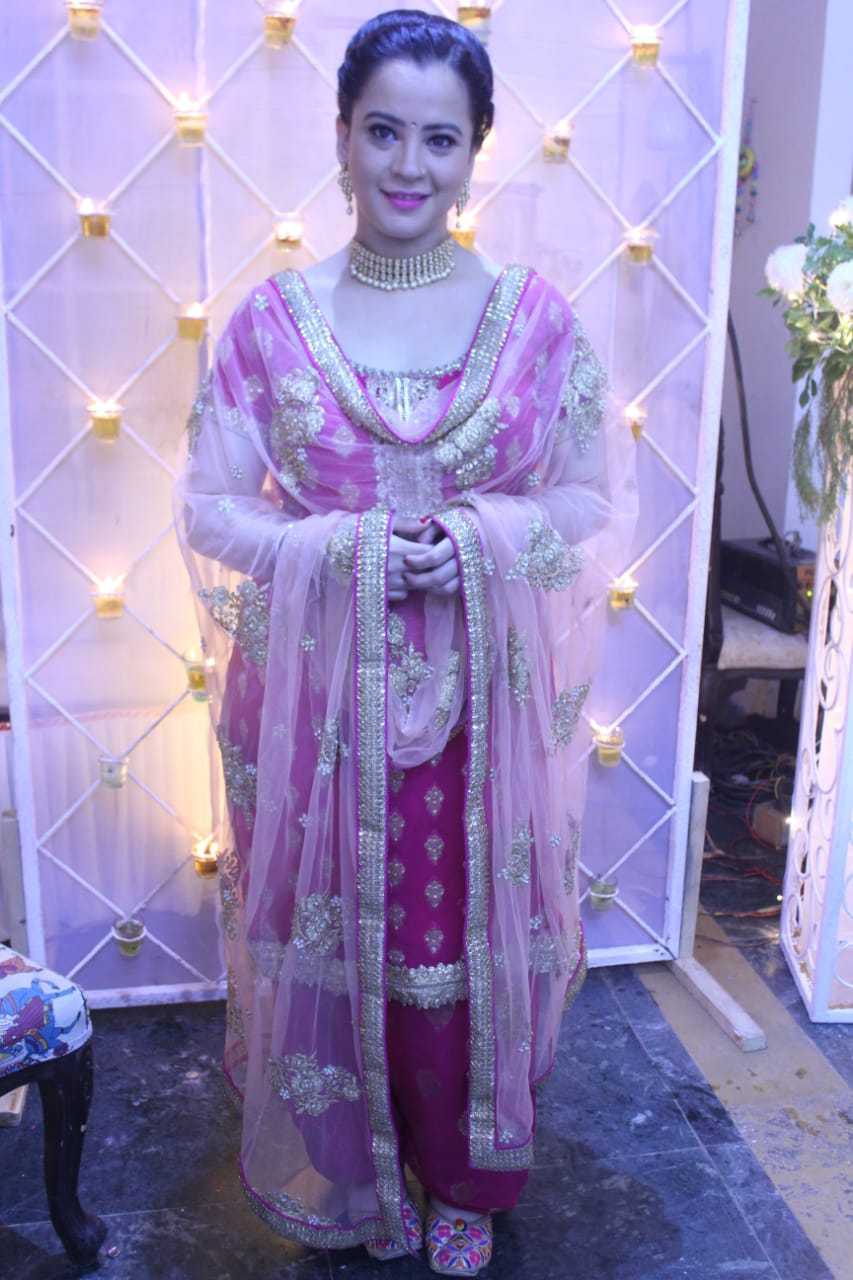 Celebrity Ekta Sharma - Tring India