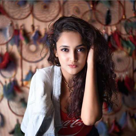 Celebrity Riya Gupta - Tring India