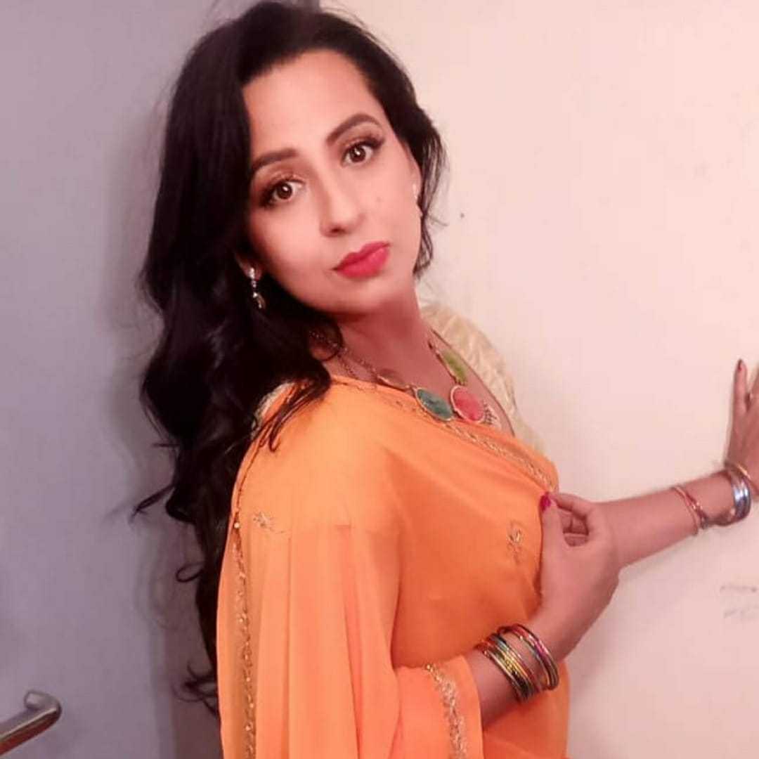 Celebrity Bindia Kalra - Tring India