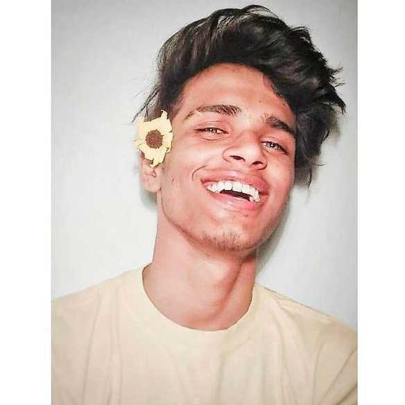 Celebrity Sarcaster - Tring India