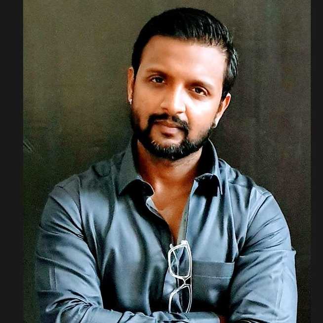 Celebrity Rohan Roy - Tring India