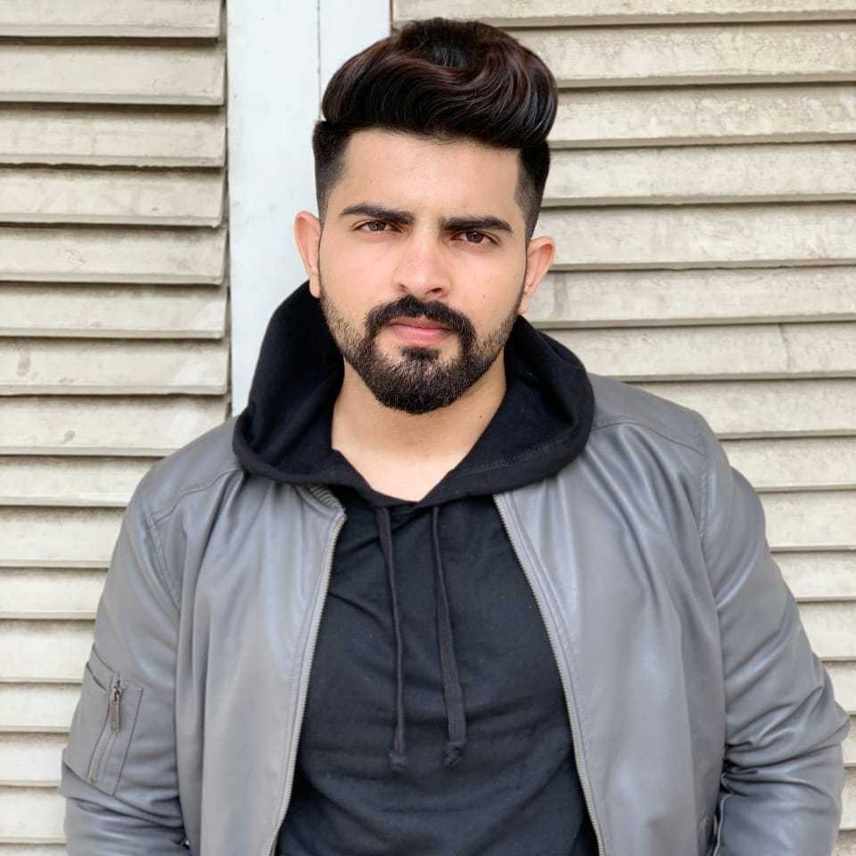 Celebrity Eshan Atmani - Tring India