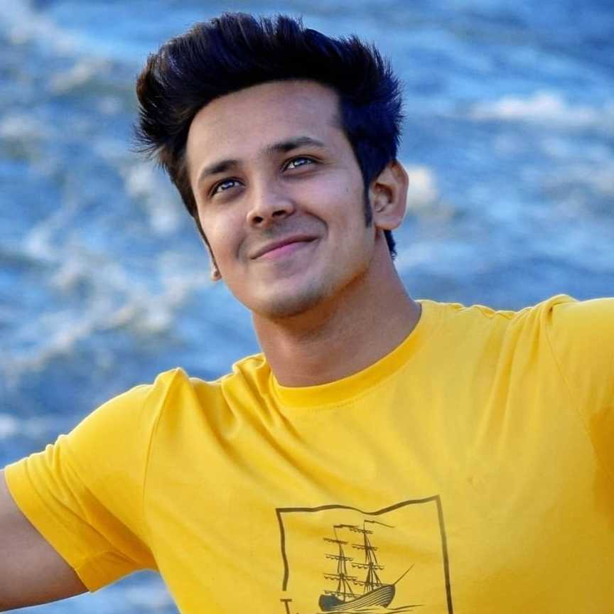Celebrity Aman Saxena - Tring India