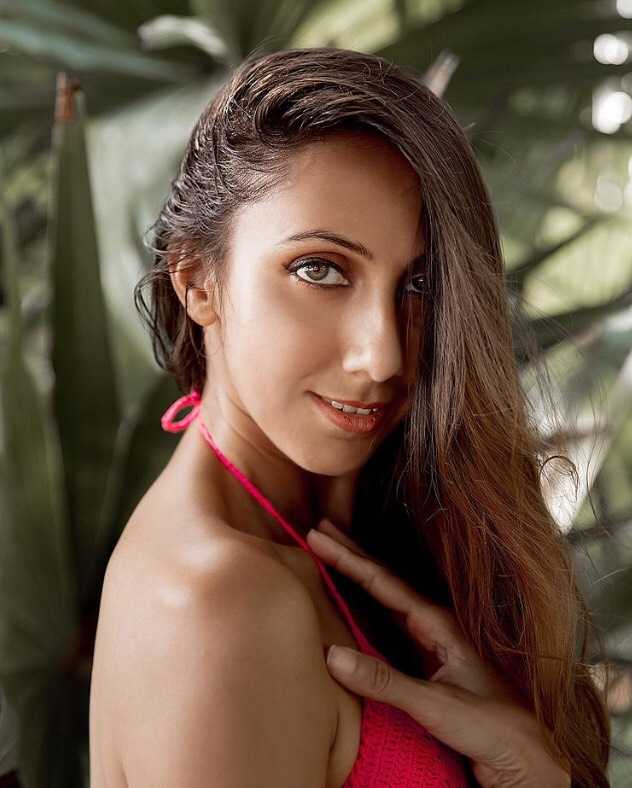 Celebrity Neelakshi - Tring India