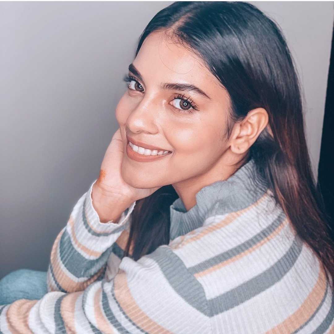 Celebrity Harshadaa Vijay - Tring India