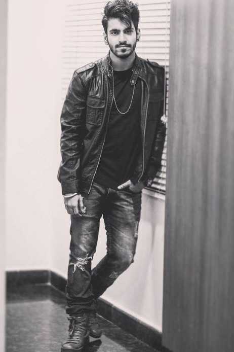 Celebrity Rohan Pillai - Tring India