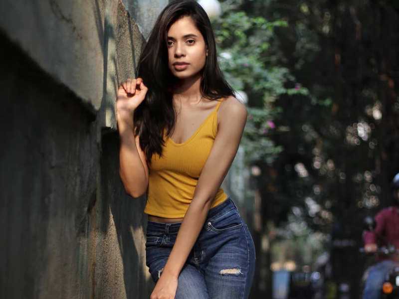 Celebrity Tripti Shankhdhar - Tring India