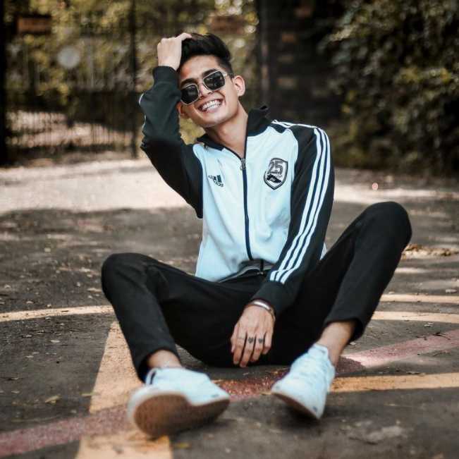 Celebrity Karan Arote - Tring India