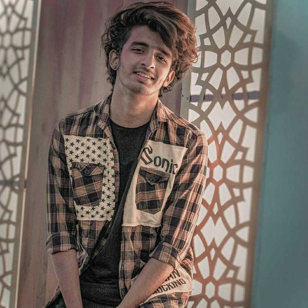 Celebrity Aditya Biju Rajan - Tring India