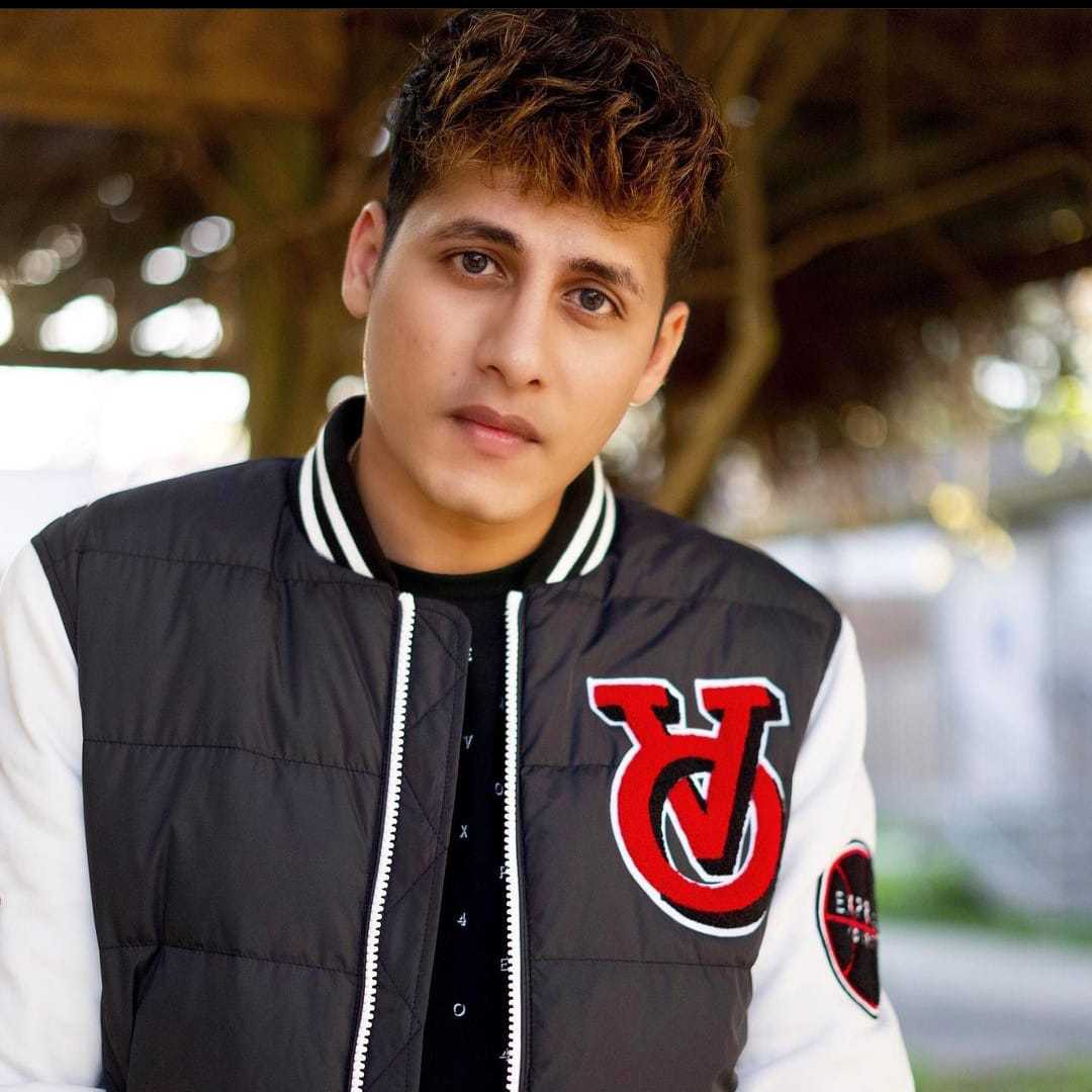 Celebrity Dhaval Panchal - Tring India