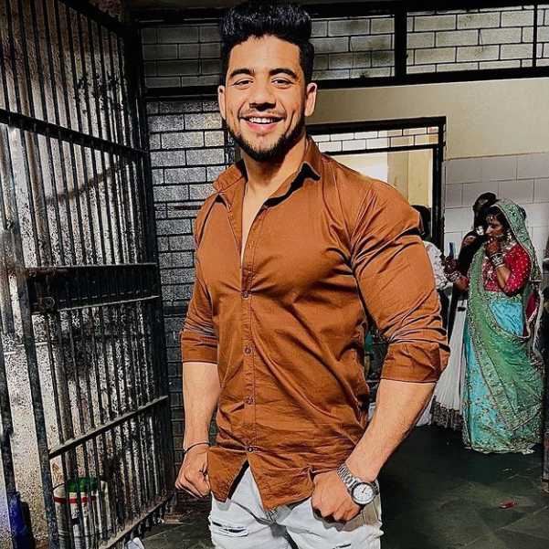 Celebrity Shahwez Saif - Tring India