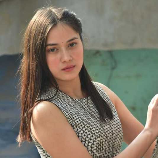 Celebrity Mahima Kanwar - Tring India