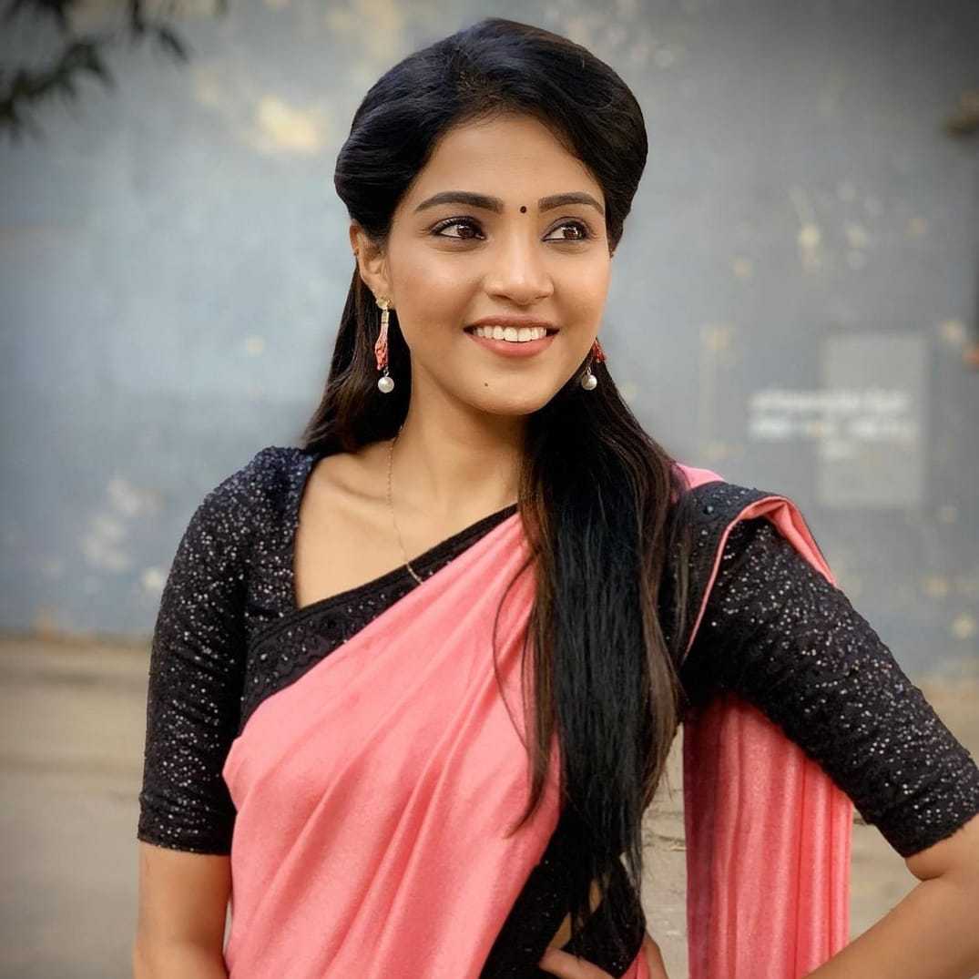 Celebrity Vaishali Thaniga - Tring India