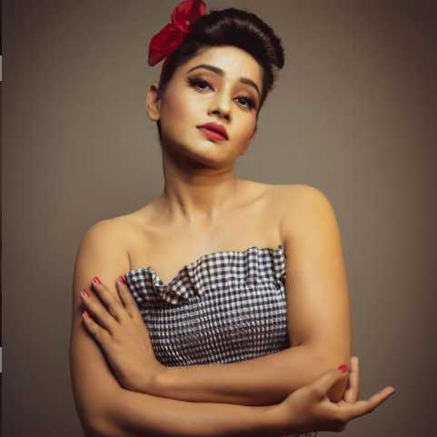 Celebrity Shilpa Thakre - Tring India