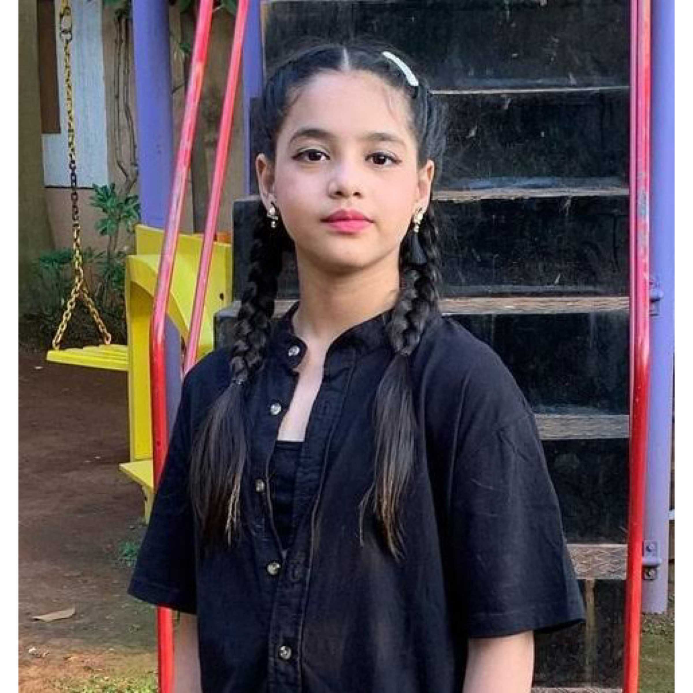 Celebrity Adiba Hussain - Tring India