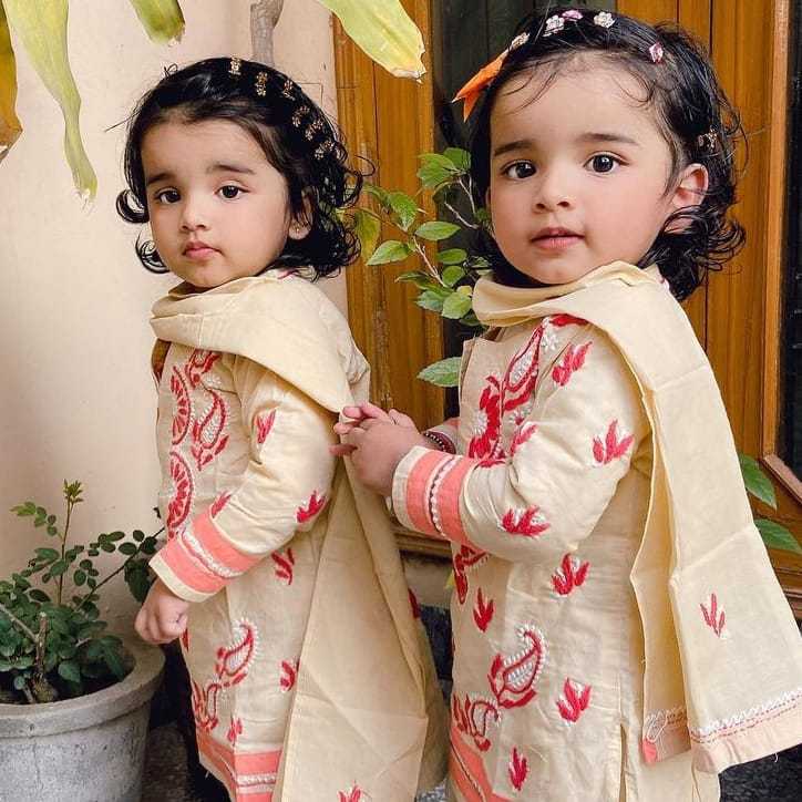 Celebrity Sia & Aarna - Tring India