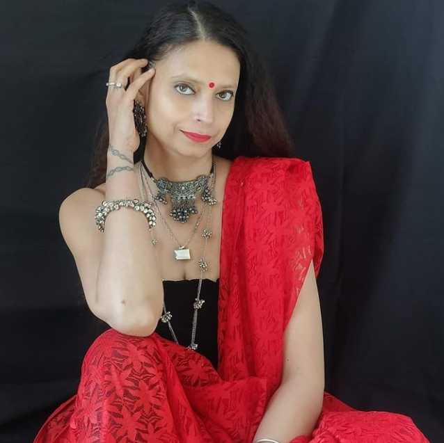 Celebrity Poonam Raina - Tring India