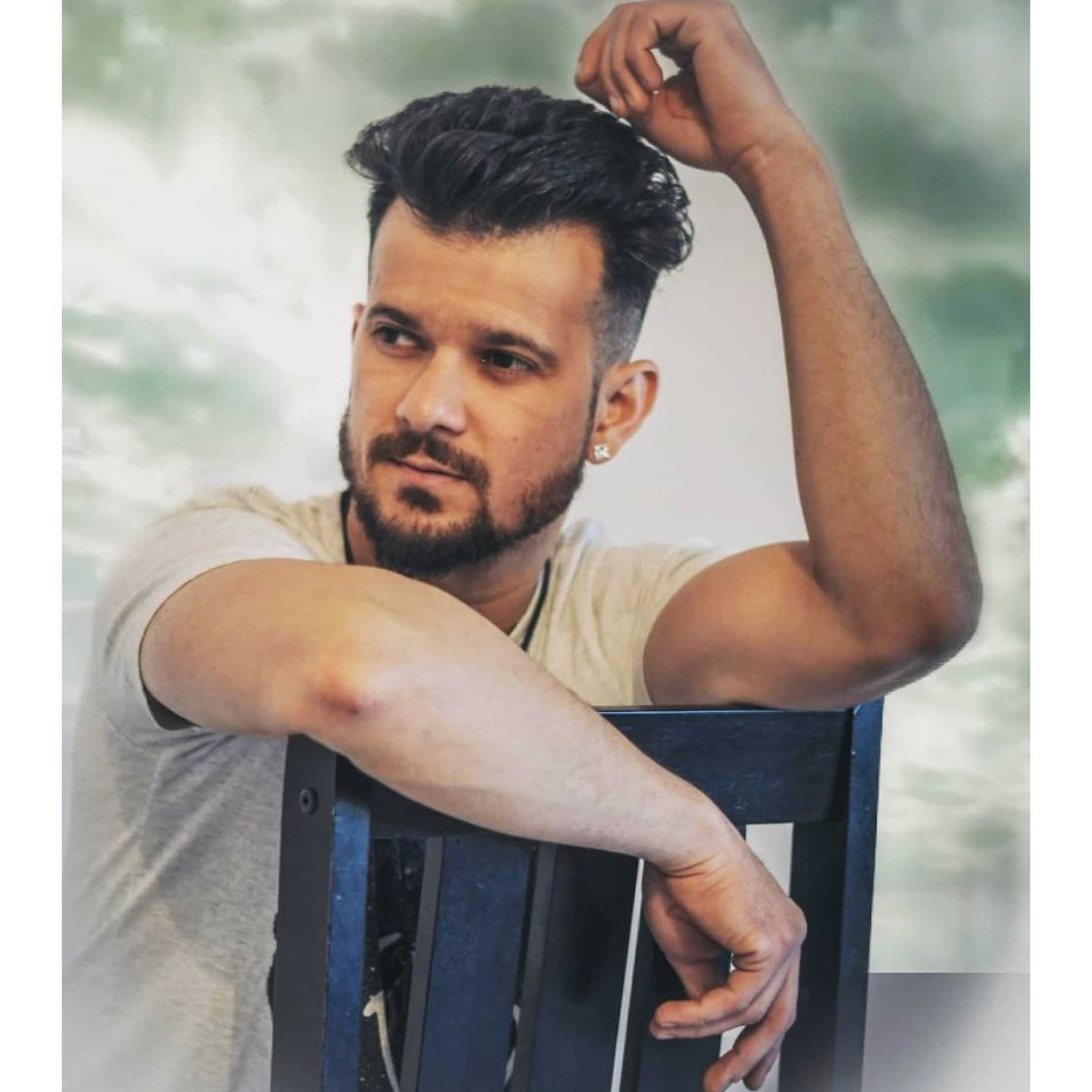 Celebrity Siddharth Singh Negi - Tring India