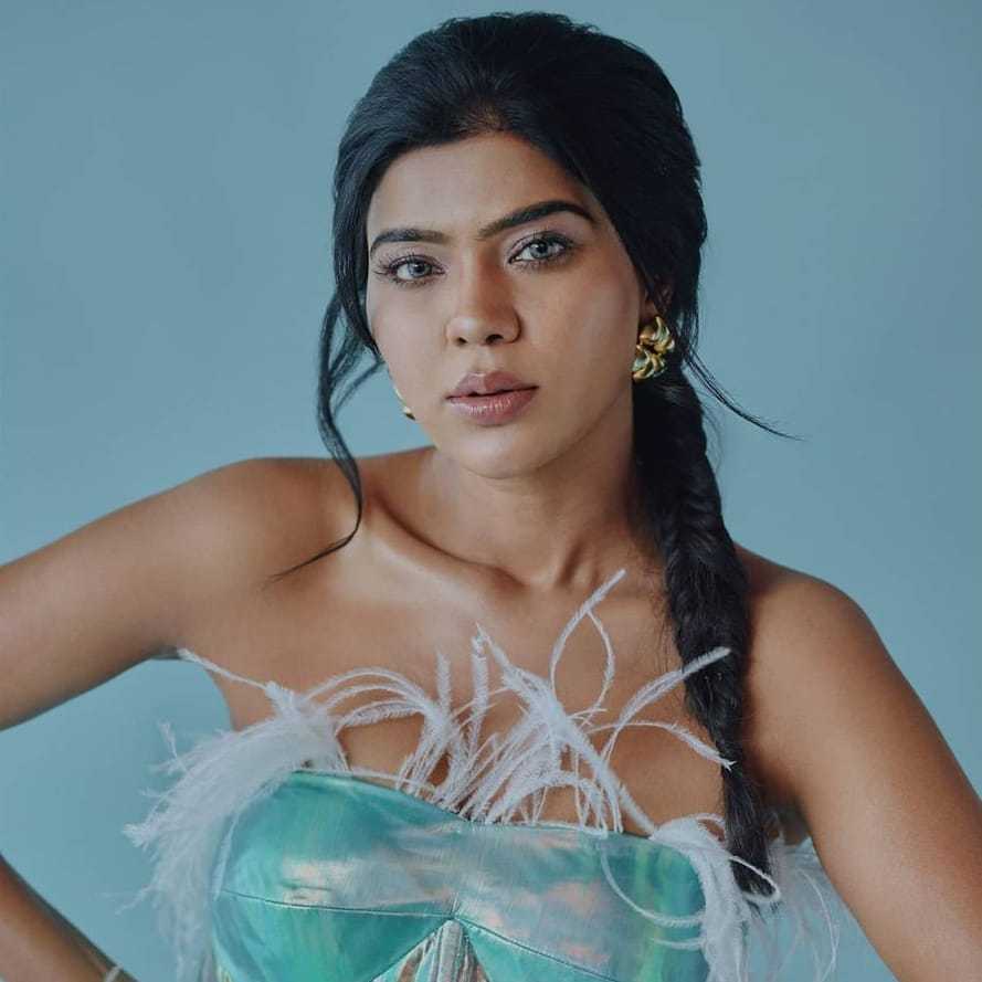 Celebrity Khushi Shah - Tring India