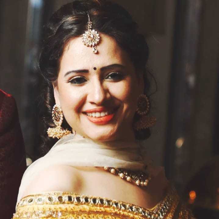 Celebrity Pooja Joshi - Tring India