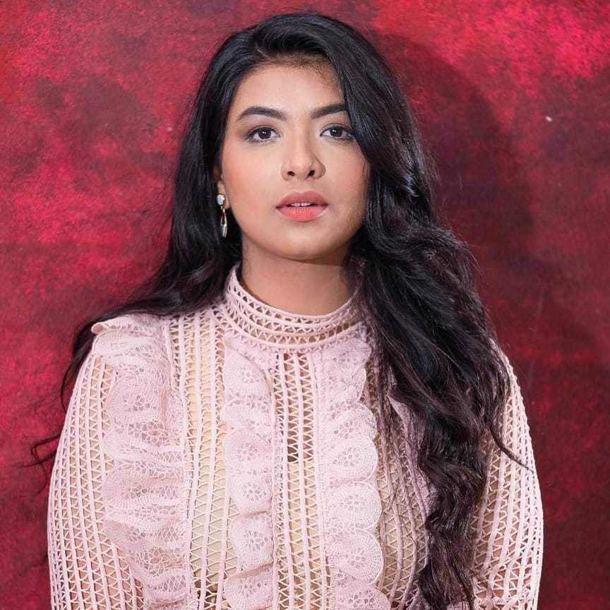 Celebrity Kanishka Thakur - Tring India