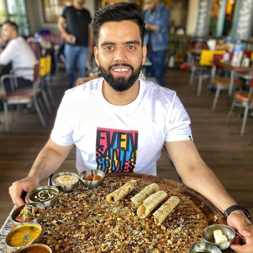 Celebrity Sumit Kathuria - Tring India