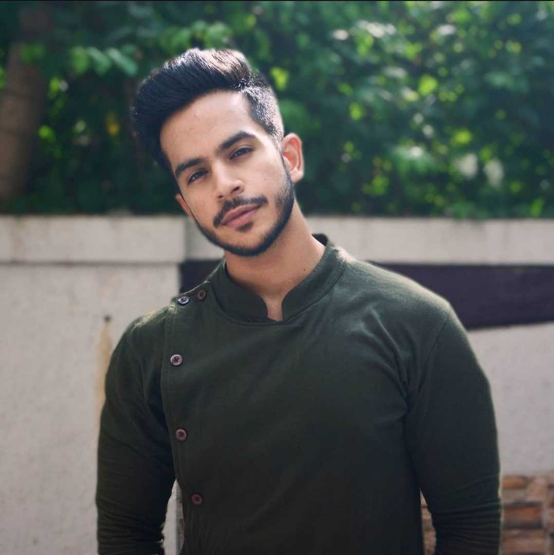 Celebrity Aadil Badshah - Tring India