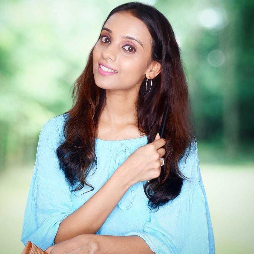 Celebrity Kshitija Saxena - Tring India