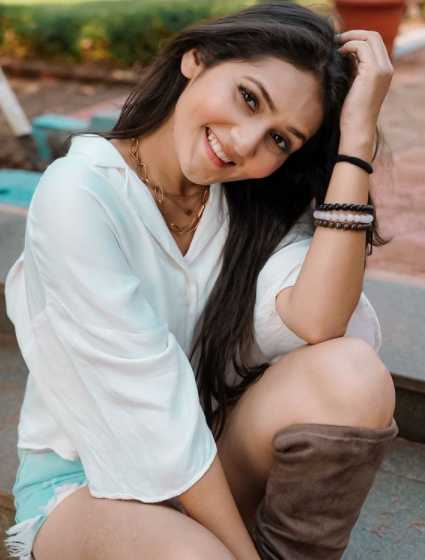 Celebrity Kreetika Sharma - Tring India