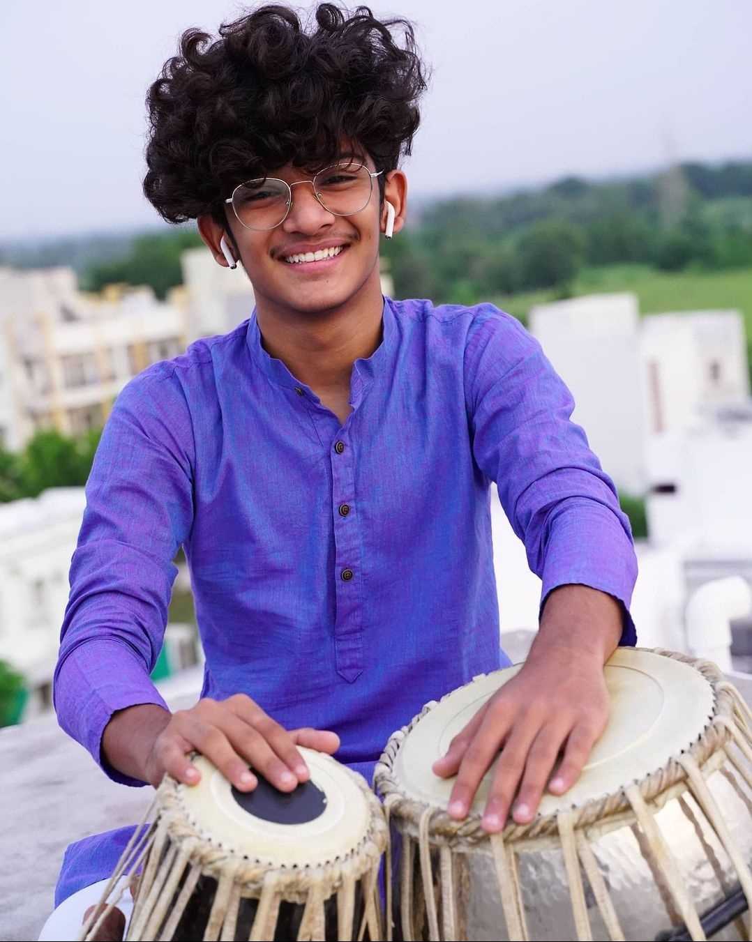 Celebrity Ved Prajapati - Tring India