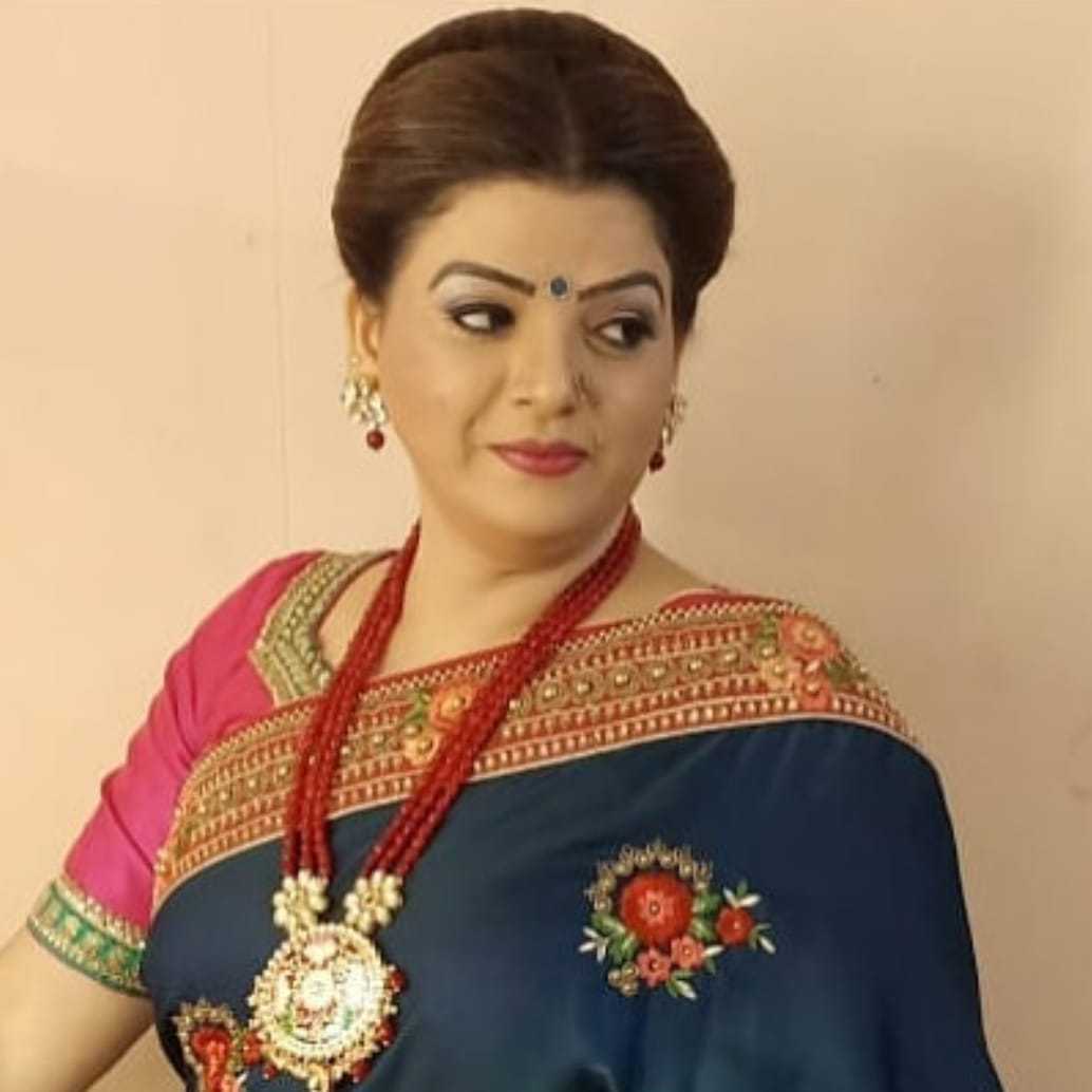 Celebrity Prachee Paathak - Tring India
