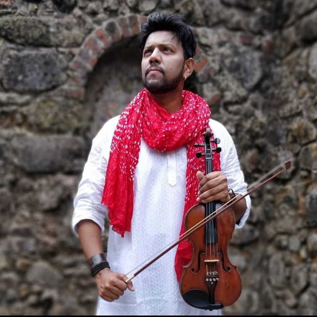 Celebrity Sandeep Thakur - Tring India