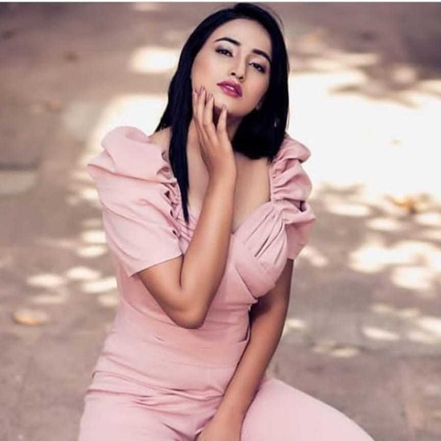 Celebrity Tripti Sharma - Tring India