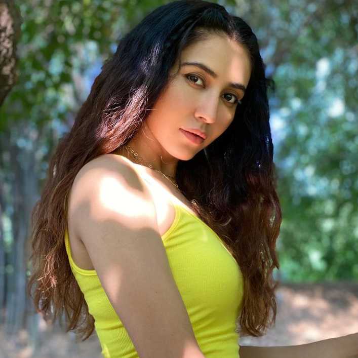 Celebrity Sharan Kaur - Tring India