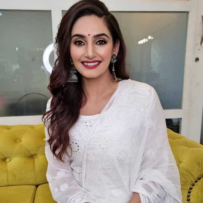 Celebrity Ragini Dwivedi - Tring India